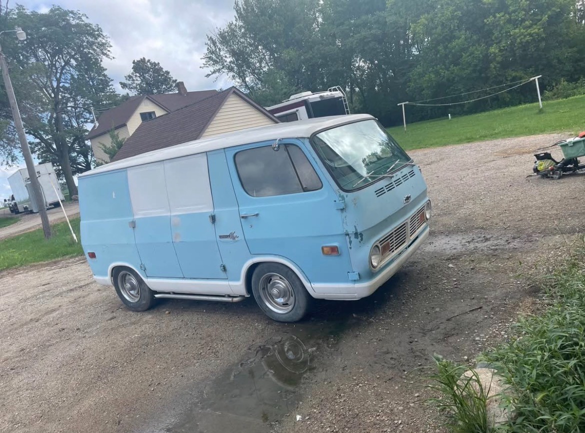 Chevrolet-G10-Van-1969