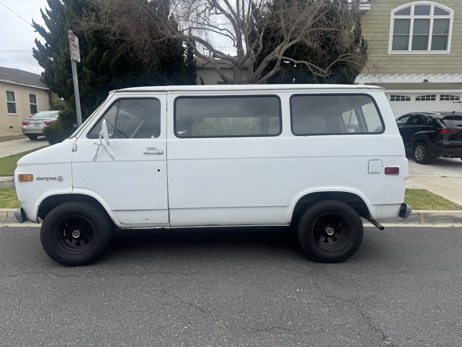 Chevrolet-G10-Van-1976-Green