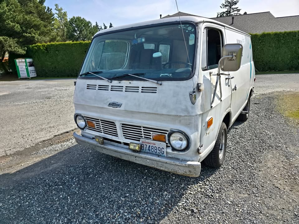 Chevrolet-G10-sport-van-90-1969