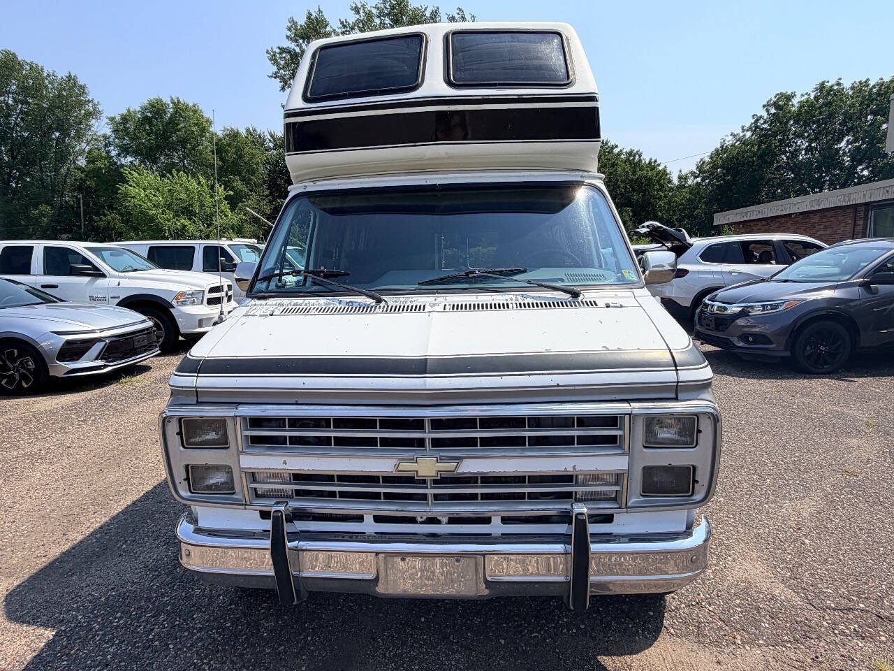 Chevrolet-G20-1988-Off-White-Tan