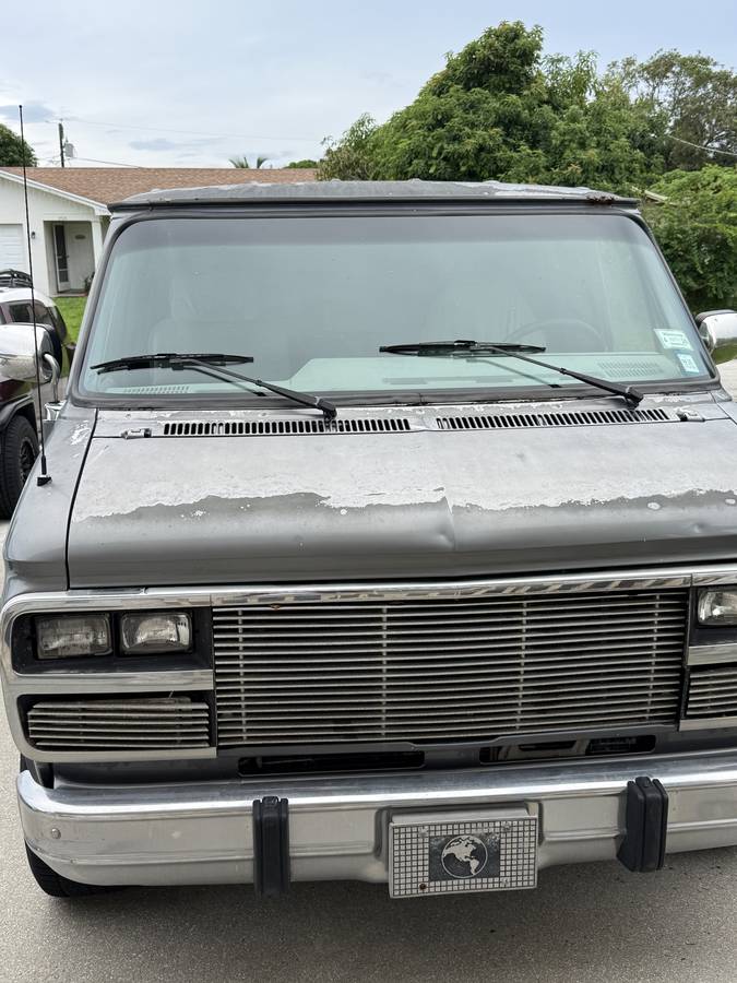 Chevrolet-G20-van-1995-grey