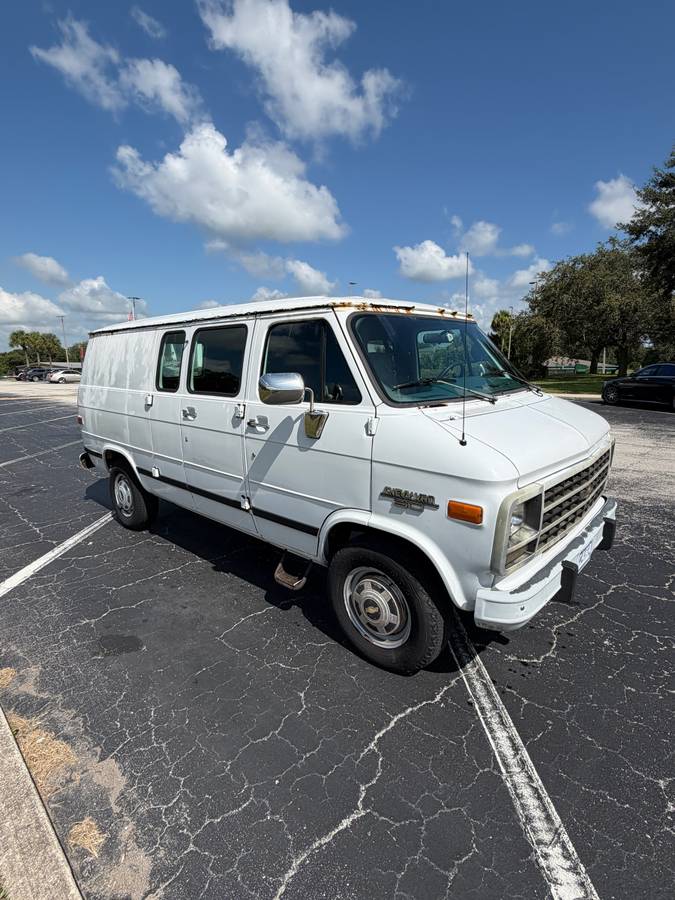 Chevrolet-G20-van-1996-white