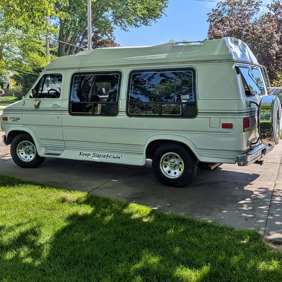 Chevrolet-G20-vantique-conversion-van-1993
