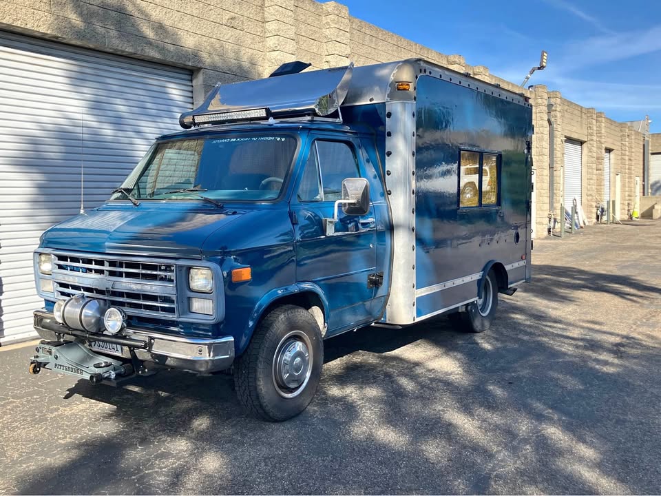 Chevrolet-G30-1991