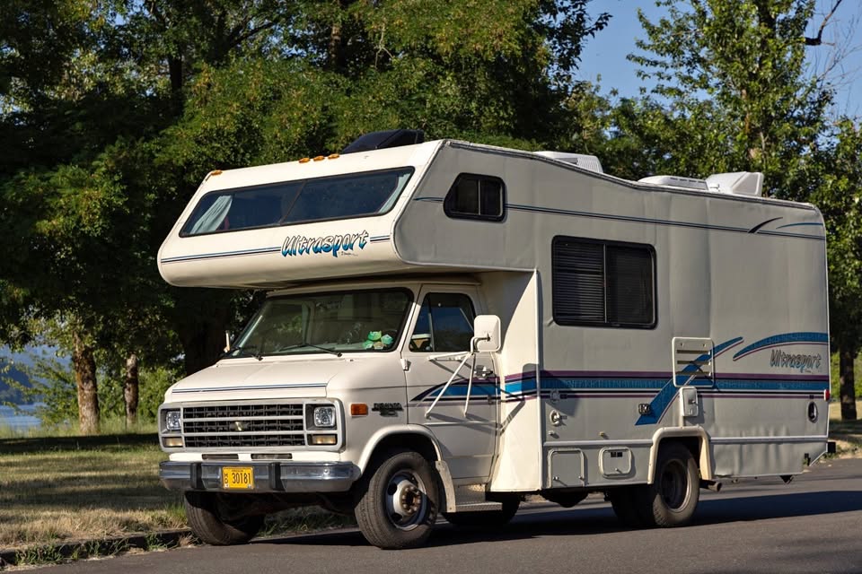 Chevrolet-G30-1995