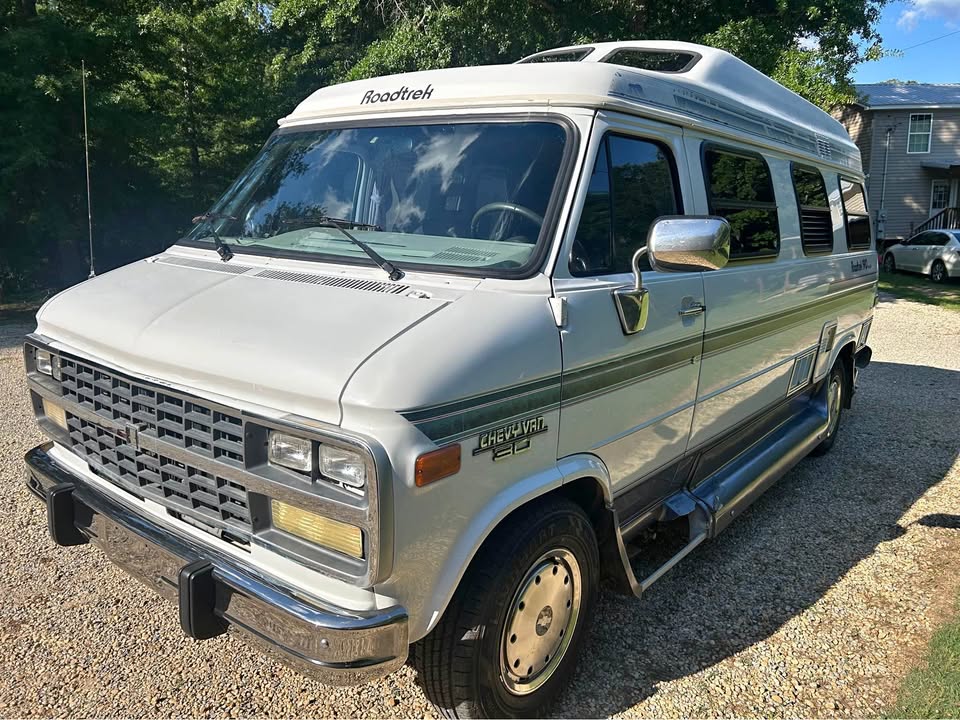 Chevrolet-G30-1995