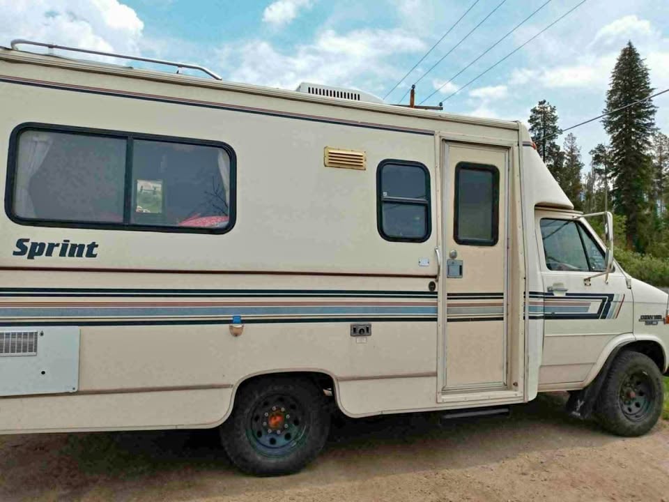 Chevrolet-G30-sprint-rv-motorhome-1988