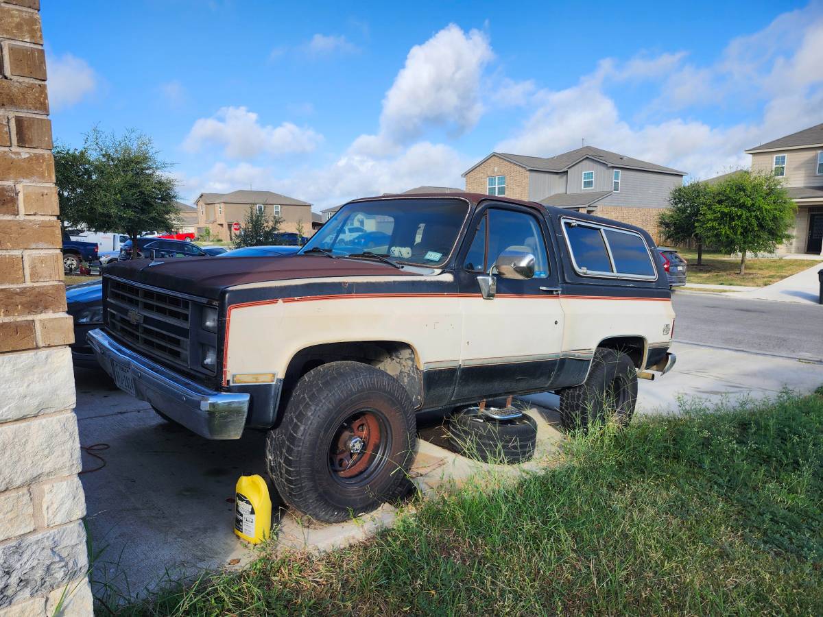 Chevrolet-Gmc-k5-blazer-1986