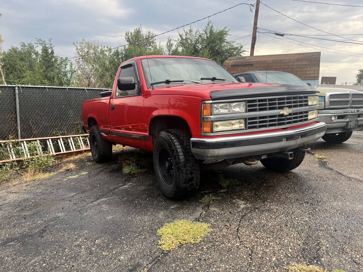 Chevrolet-Gmt-400-12-ton-nominal-1992-red