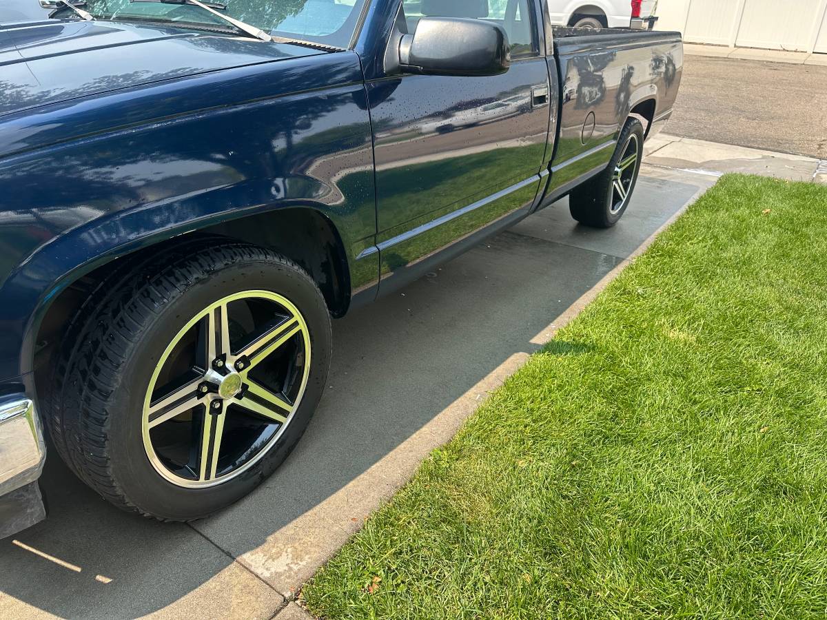 Chevrolet-Gmt-400-12-ton-nominal-1995-blue