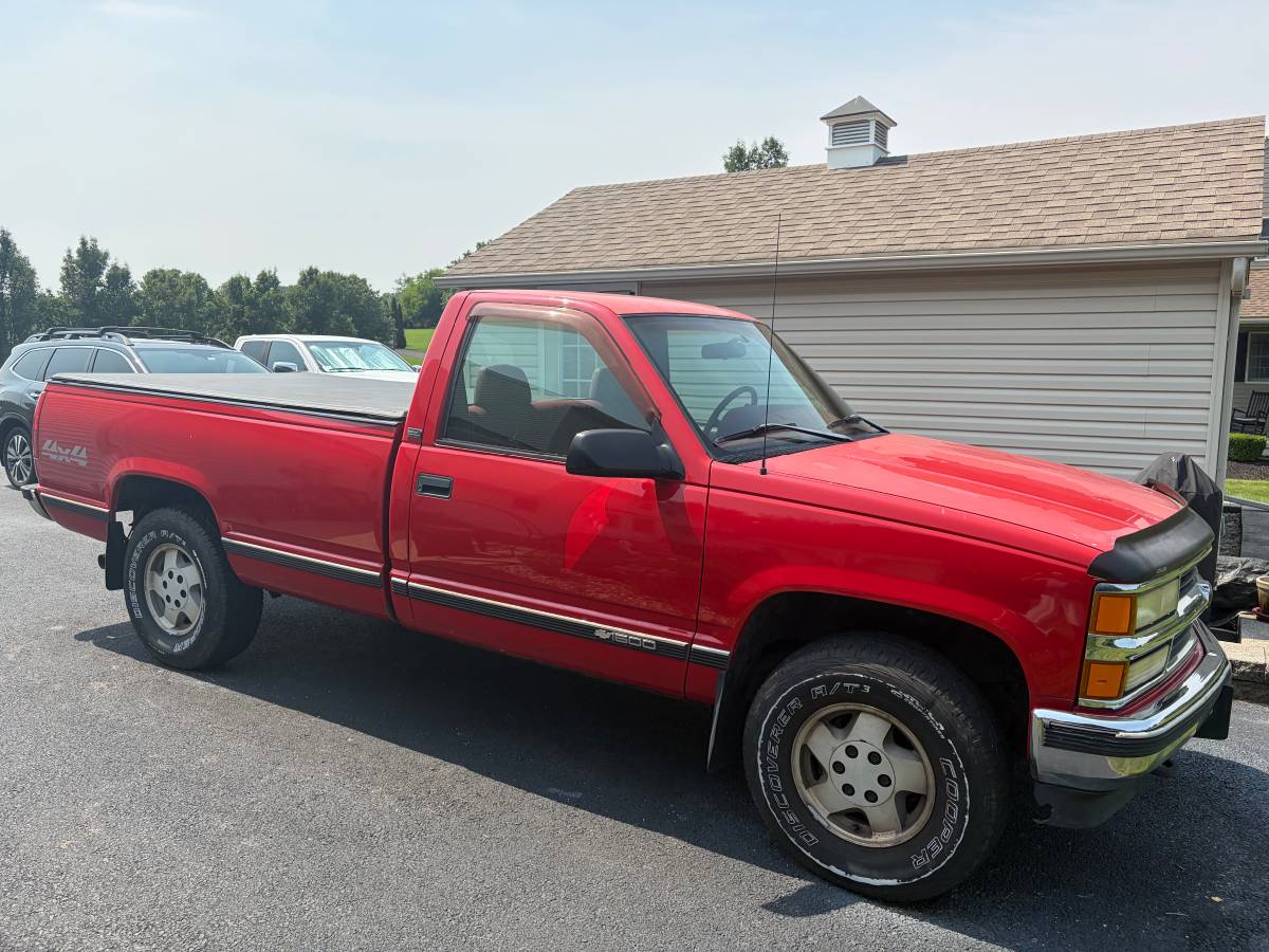 Chevrolet-Gmt-400-12-ton-nominal-1995-red