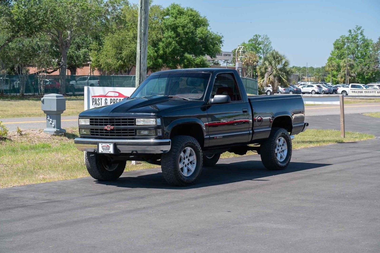 Chevrolet-Gmt-400-1993-Standard-Cab-Pickup-Maroon