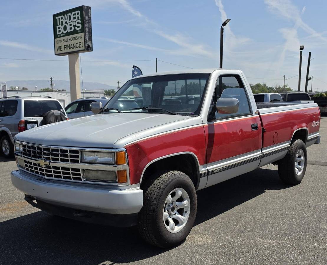 Chevrolet-Gmt-400-34-ton-nominal-1989-red