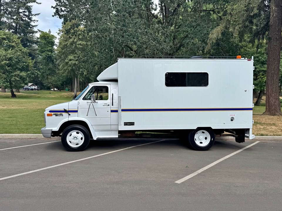 Chevrolet-Gp-g30-hd-1995
