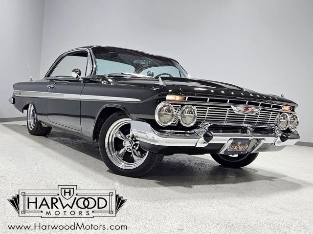 Chevrolet-Impala-1961-Coupe-Black-vinyl