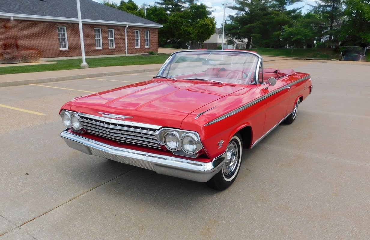Chevrolet-Impala-1962-RED
