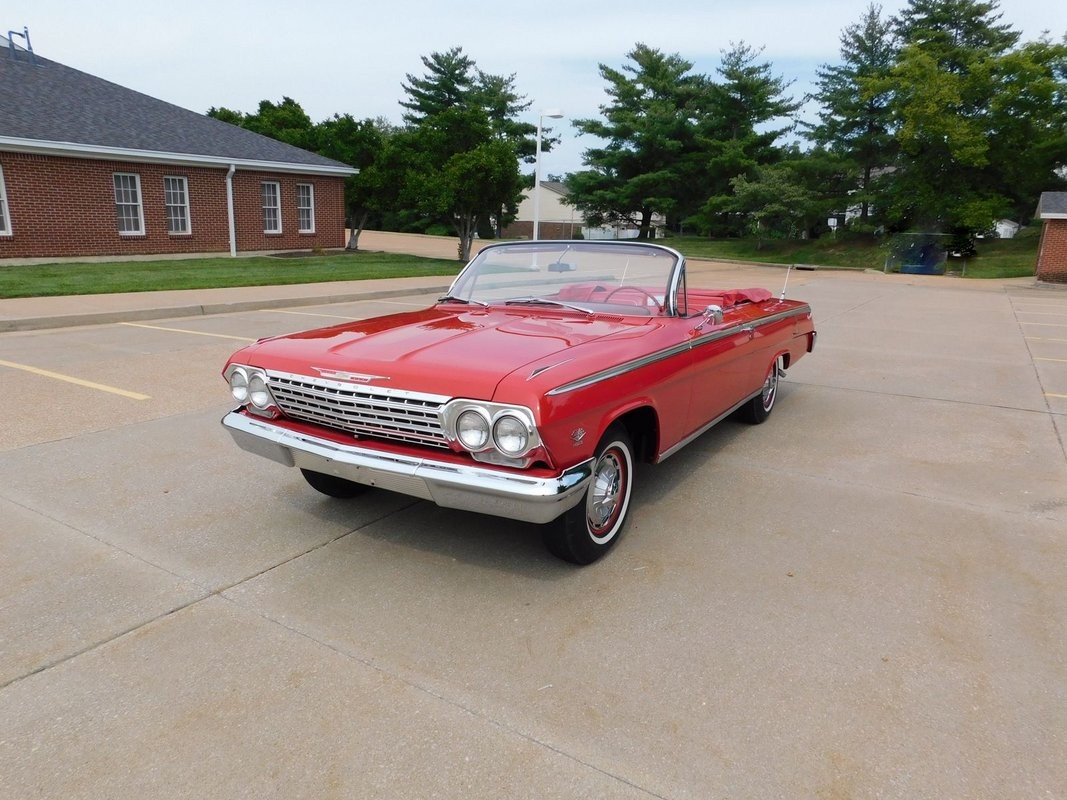 Chevrolet-Impala-1962-RED