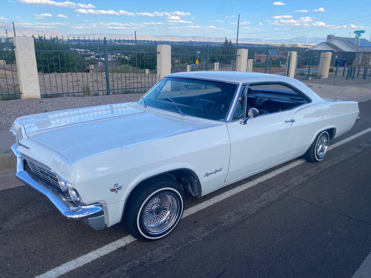 Chevrolet-Impala-1965-white