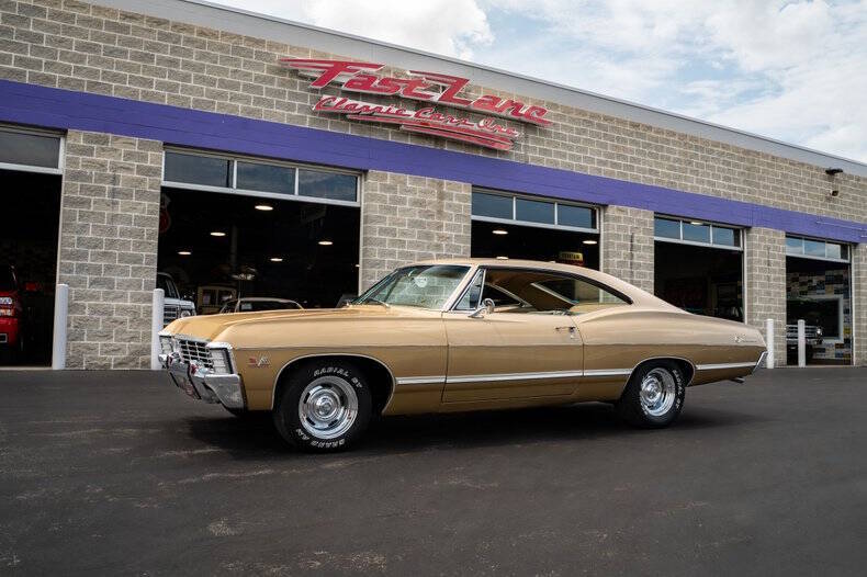 Chevrolet-Impala-1967-Granada-Gold-Gold