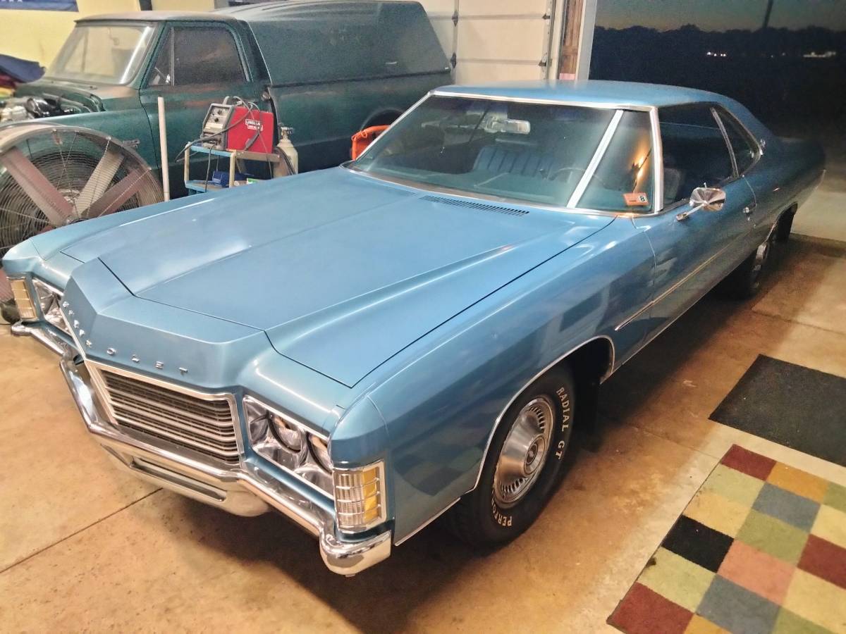 Chevrolet-Impala-1971-blue