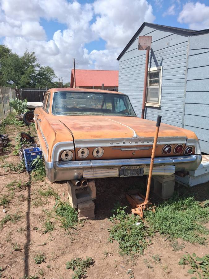 Chevrolet-Impala-1994-orange