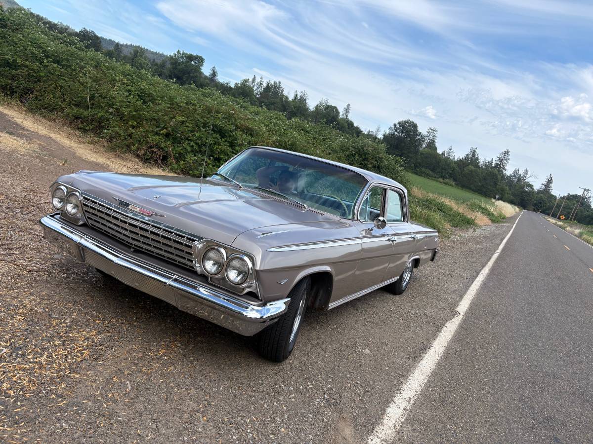 Chevrolet-Impala-limited-1962-custom
