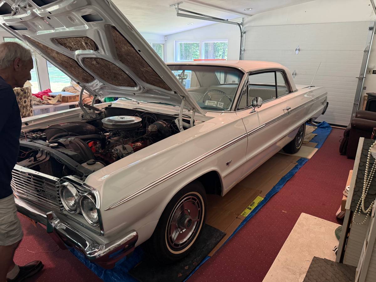 Chevrolet-Impala-ss-super-sport-two-door-coup-1964