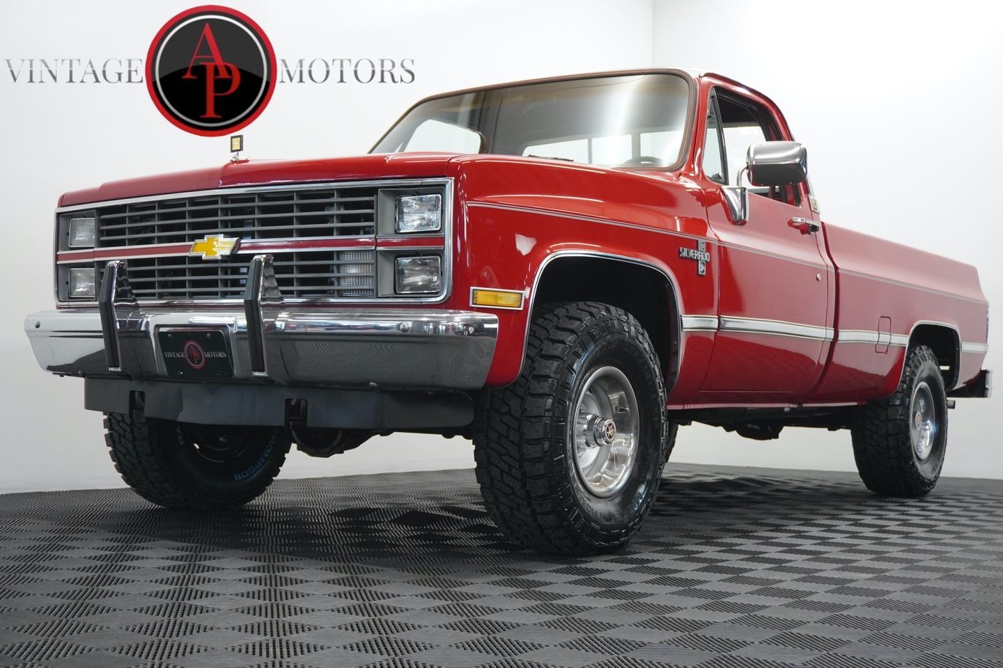 Chevrolet-K10-1984-Standard-Cab-Pickup-Red