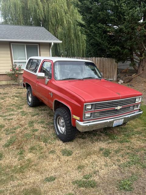 Chevrolet-K5-blazer-1984-red