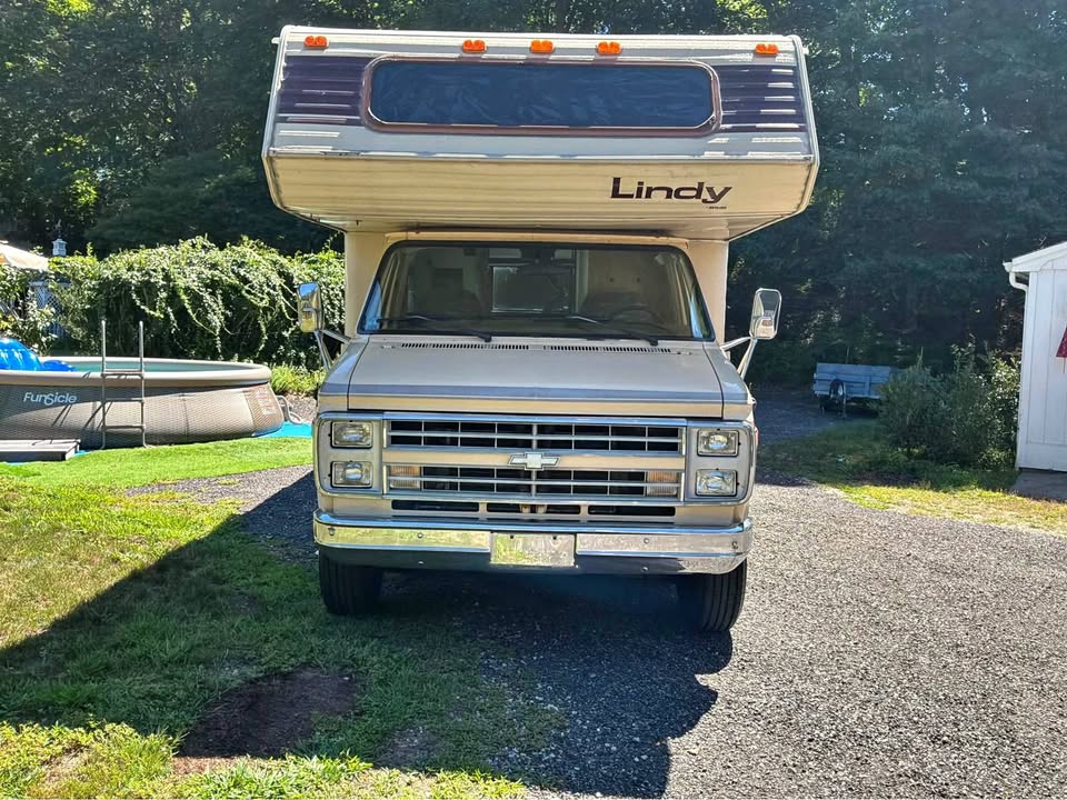 Chevrolet-Lindy-skyline-g30-24ft-1989