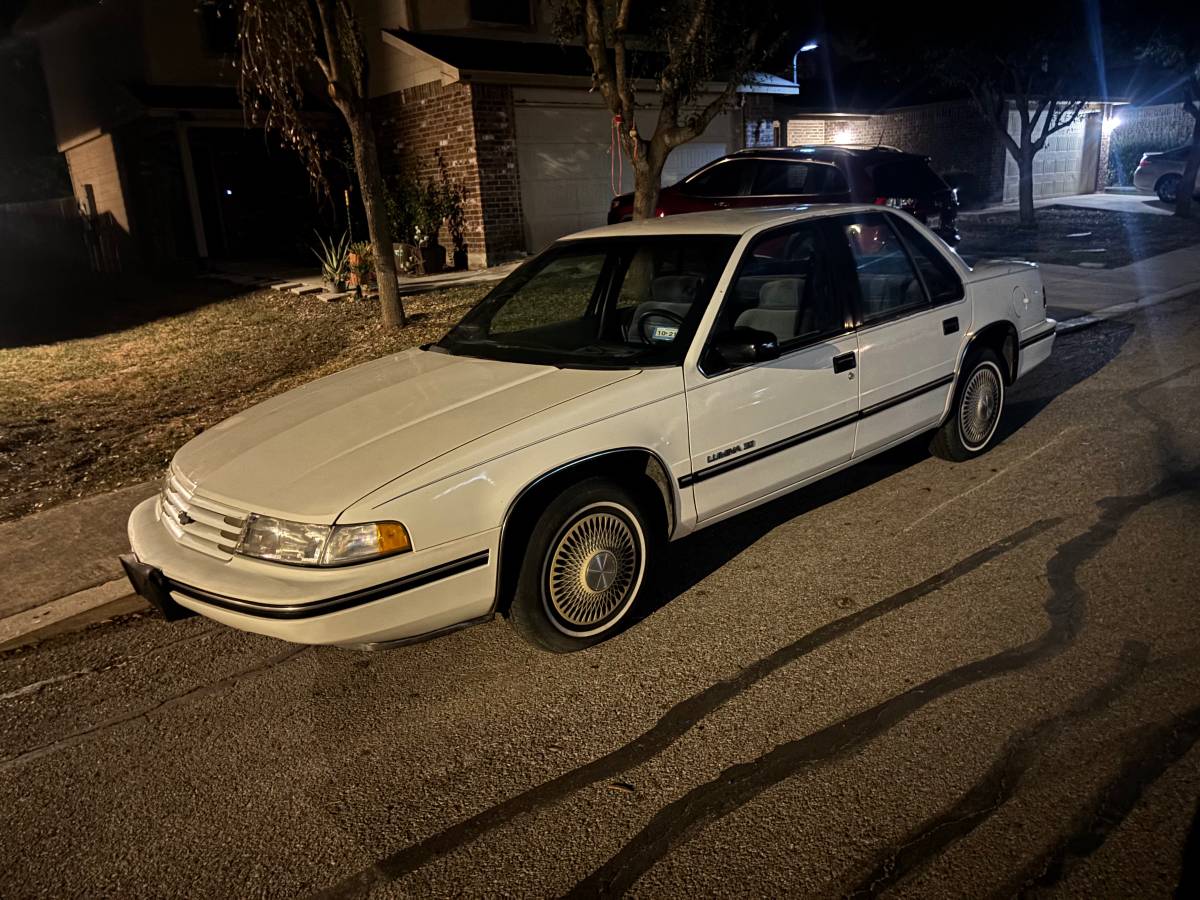 Chevrolet-Lumina-1992-white