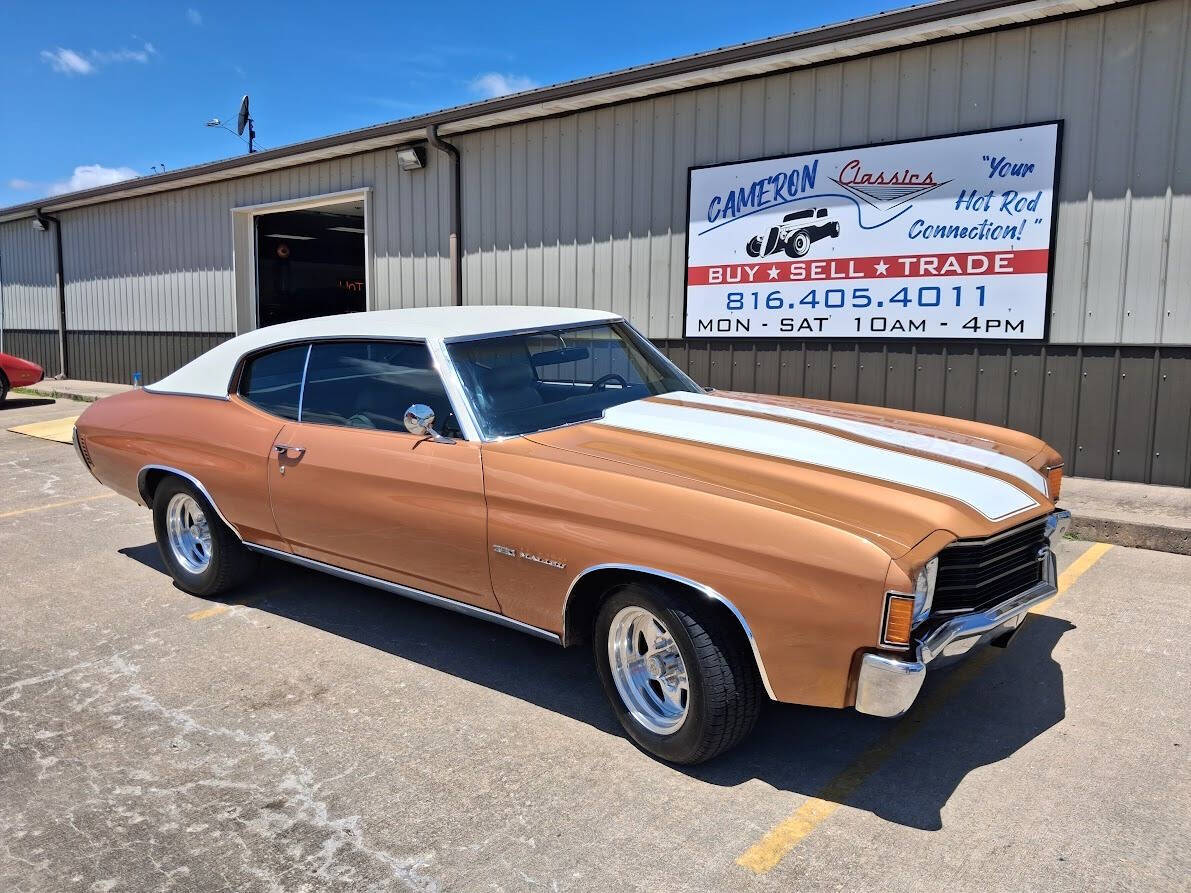 Chevrolet-Malibu-1972-Gold-Tan