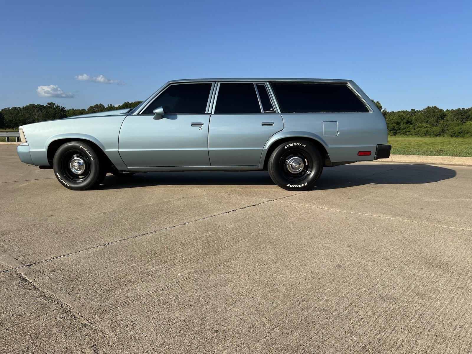 Chevrolet-Malibu-1979-Wagon-Blue