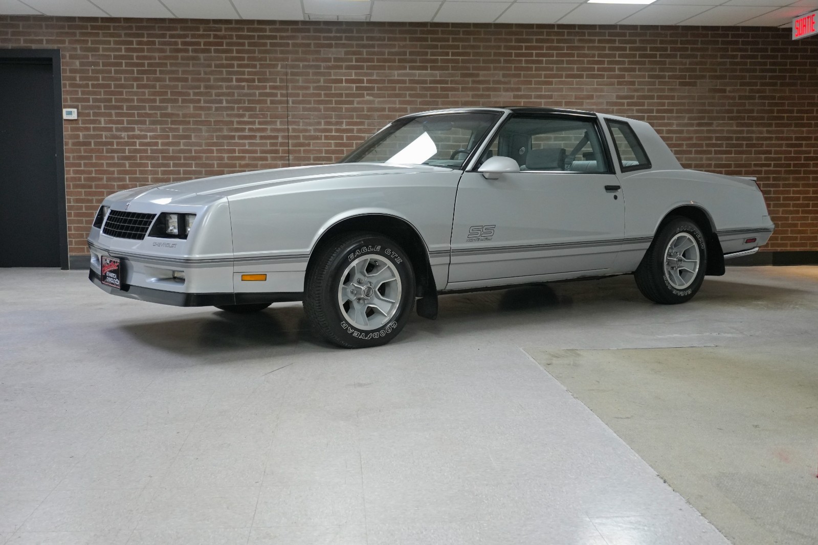 Chevrolet-Monte-Carlo-1986-Coupe