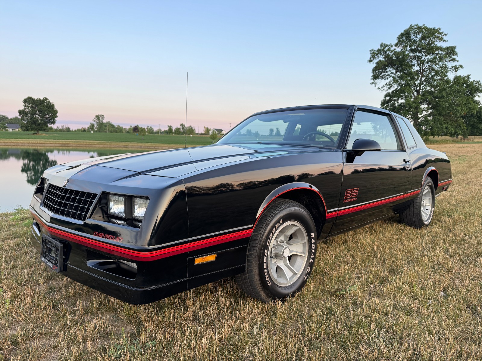 Chevrolet-Monte-Carlo-1988-Coupe-Red