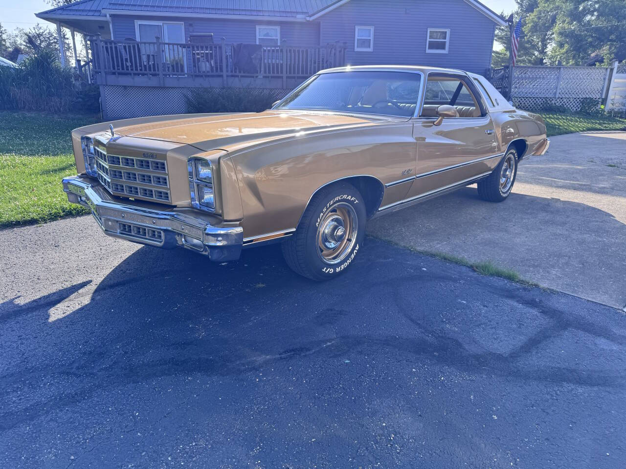 Chevrolet-Monte-carlo-1977-Gold-Tan