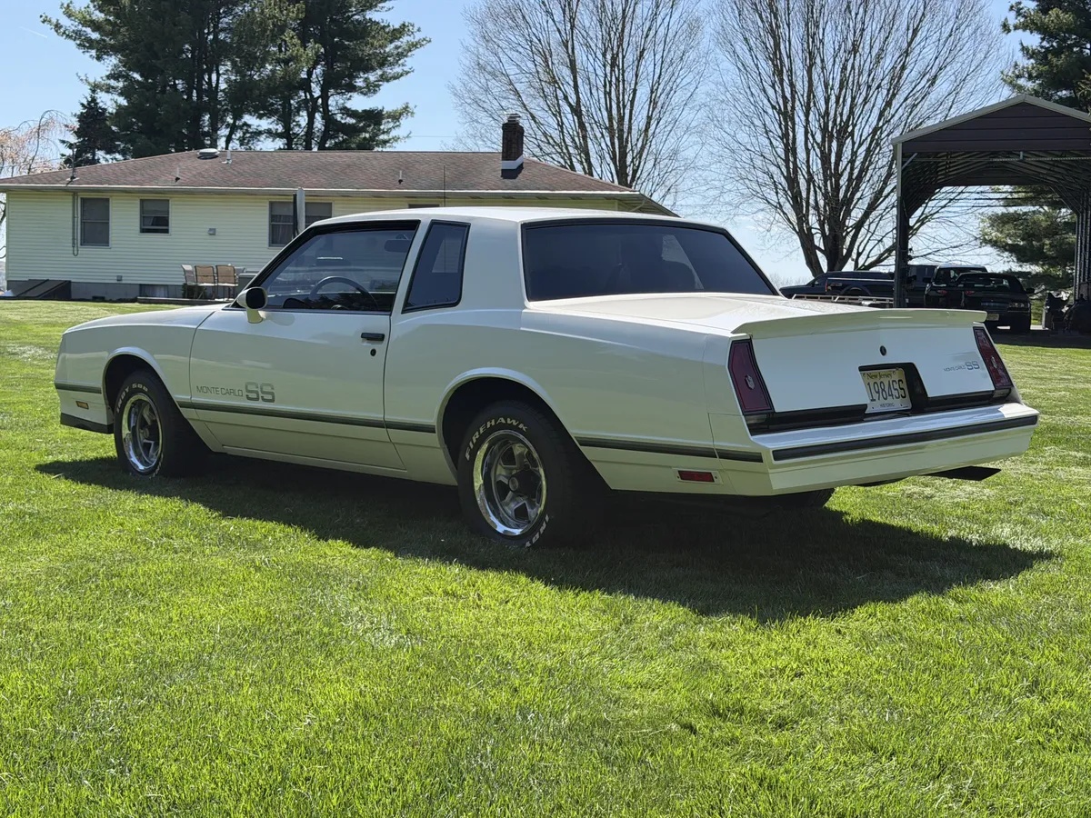 Chevrolet-Monte-carlo-1984-White-Blue