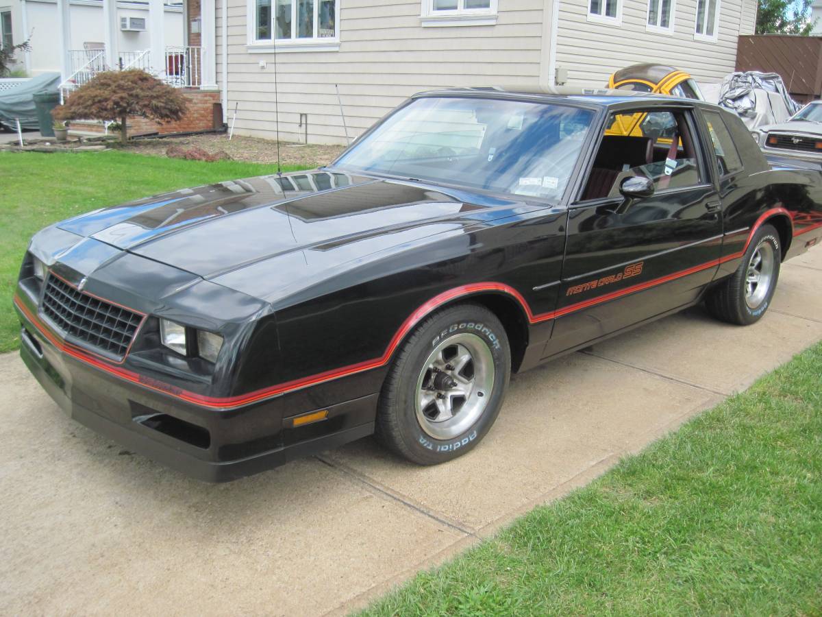Chevrolet-Monte-carlo-ss-1985
