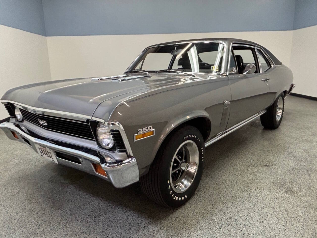 Chevrolet-Nova-1971-Antique-Silver-Black