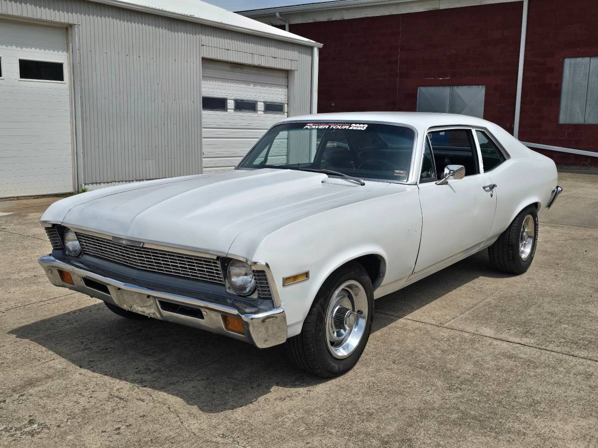 Chevrolet-Nova-coupe-1972-white