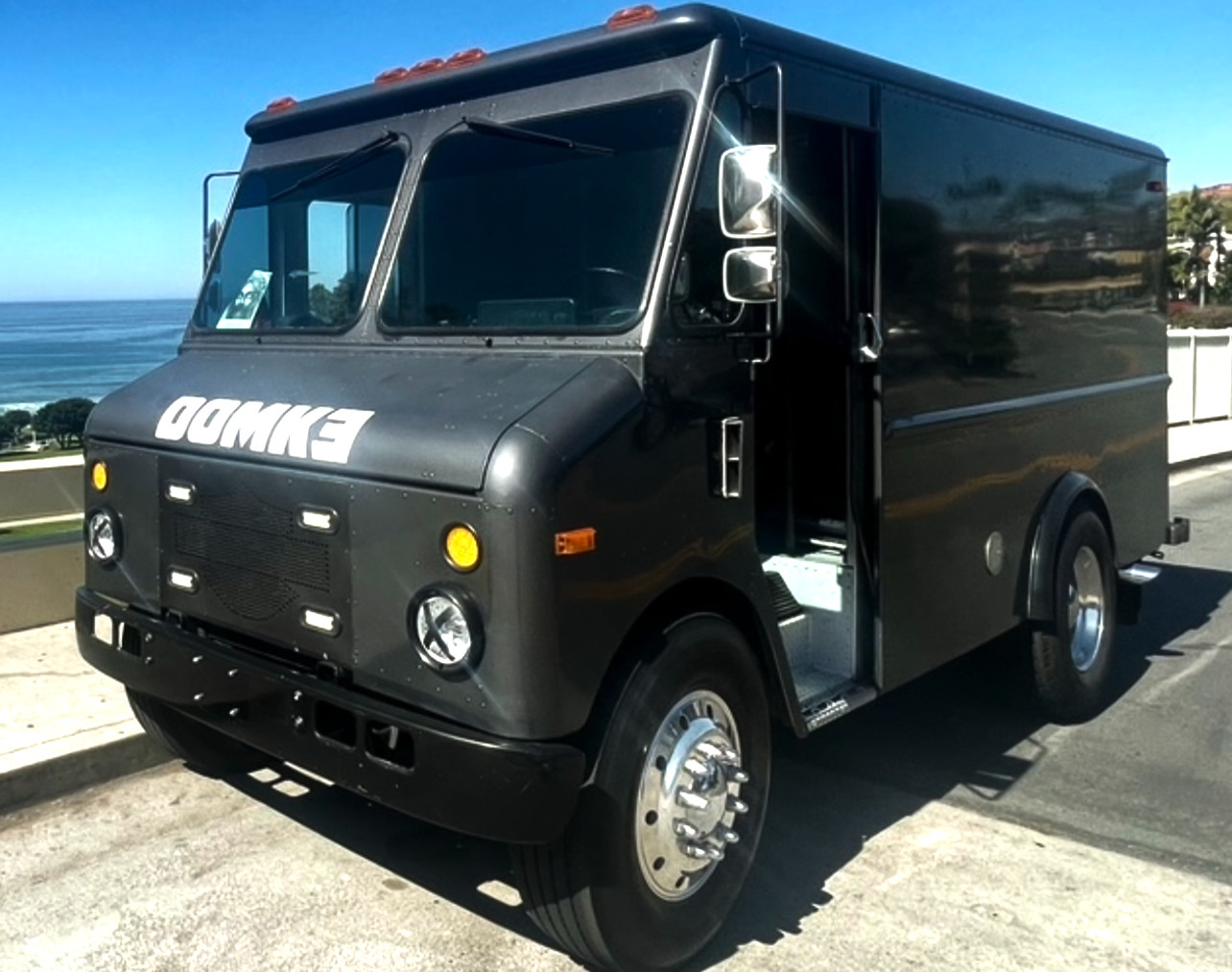Chevrolet-P6500-1988-Ambulance-Gray