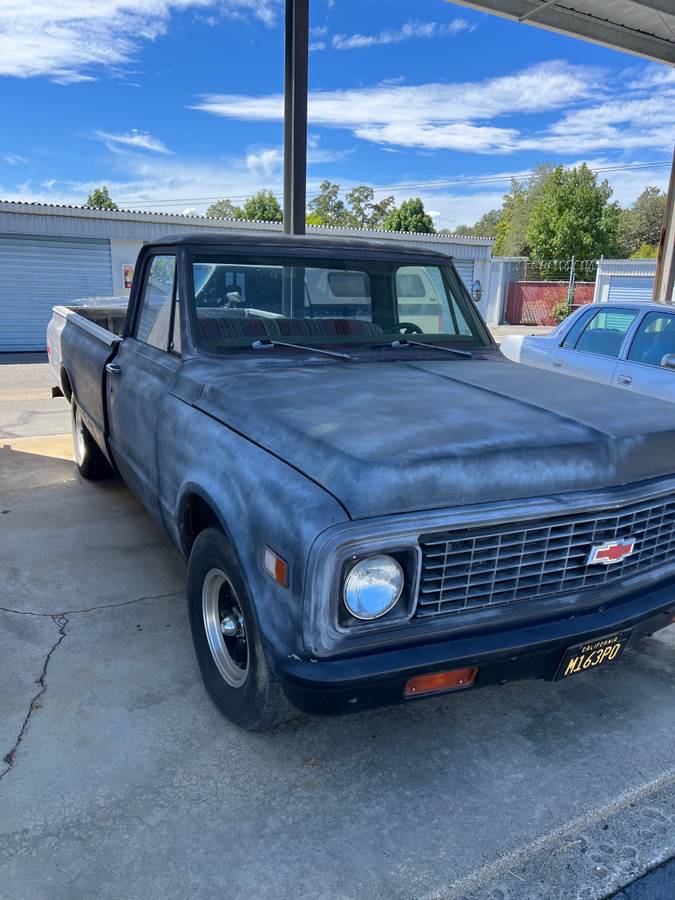 Chevrolet-Pickup-1972-grey