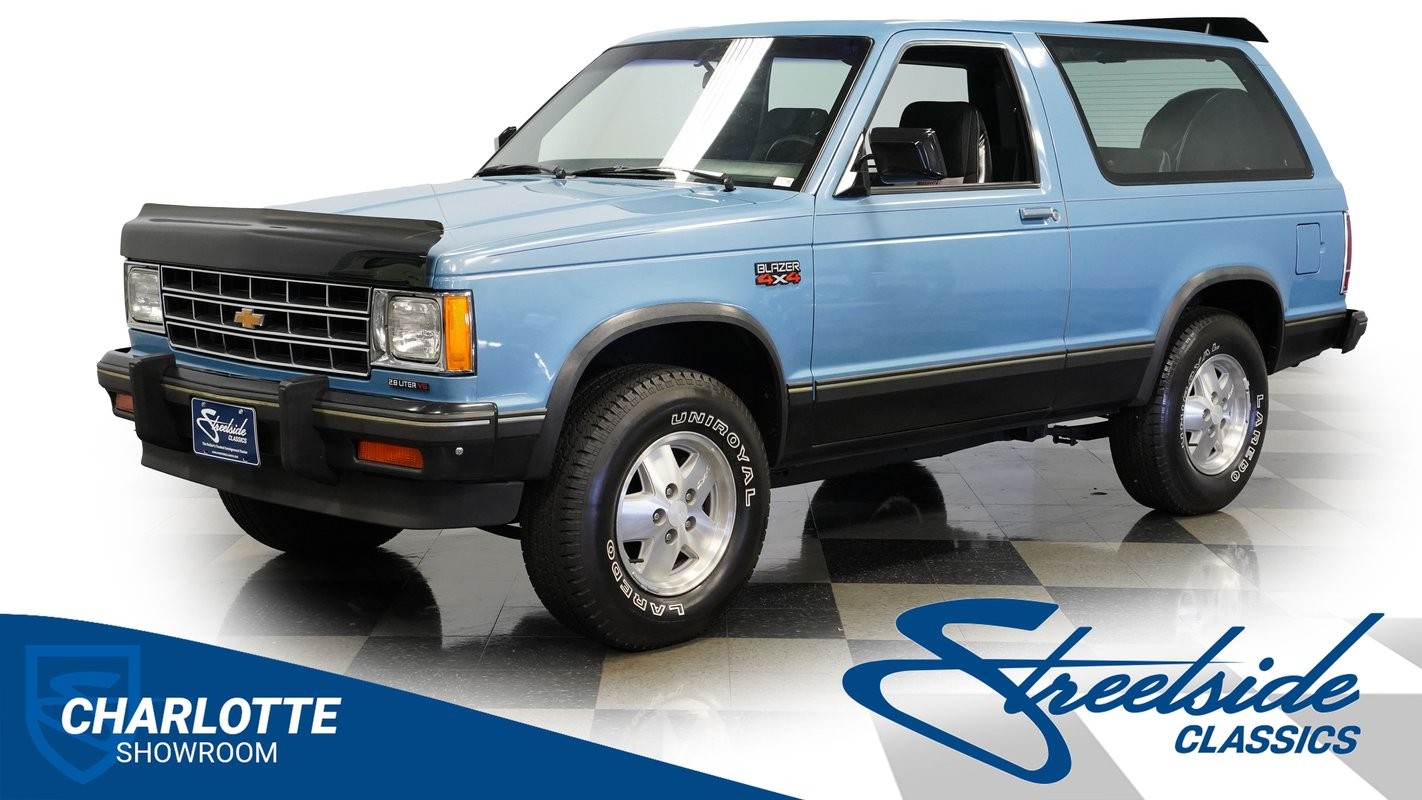 Chevrolet-S-10-1984-SUV-Dark-Charcoal