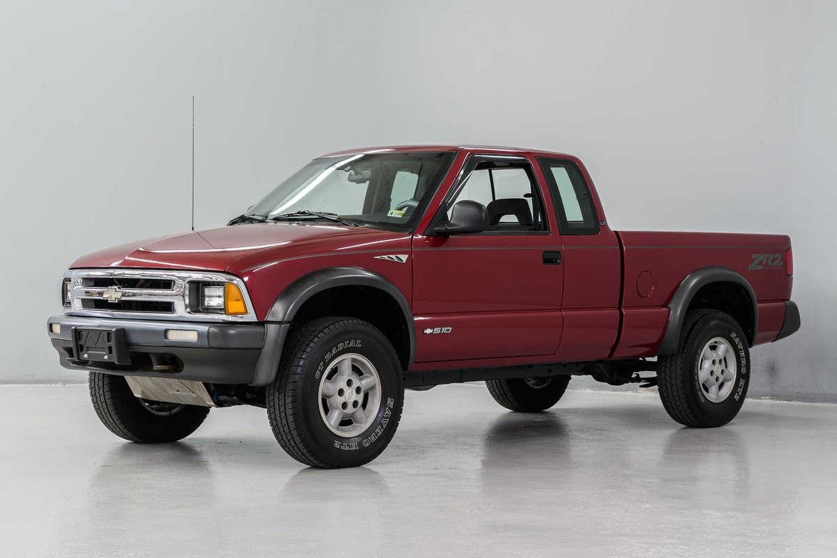 Chevrolet-S-10-1996-Extended-Cab-Pickup-Graphite
