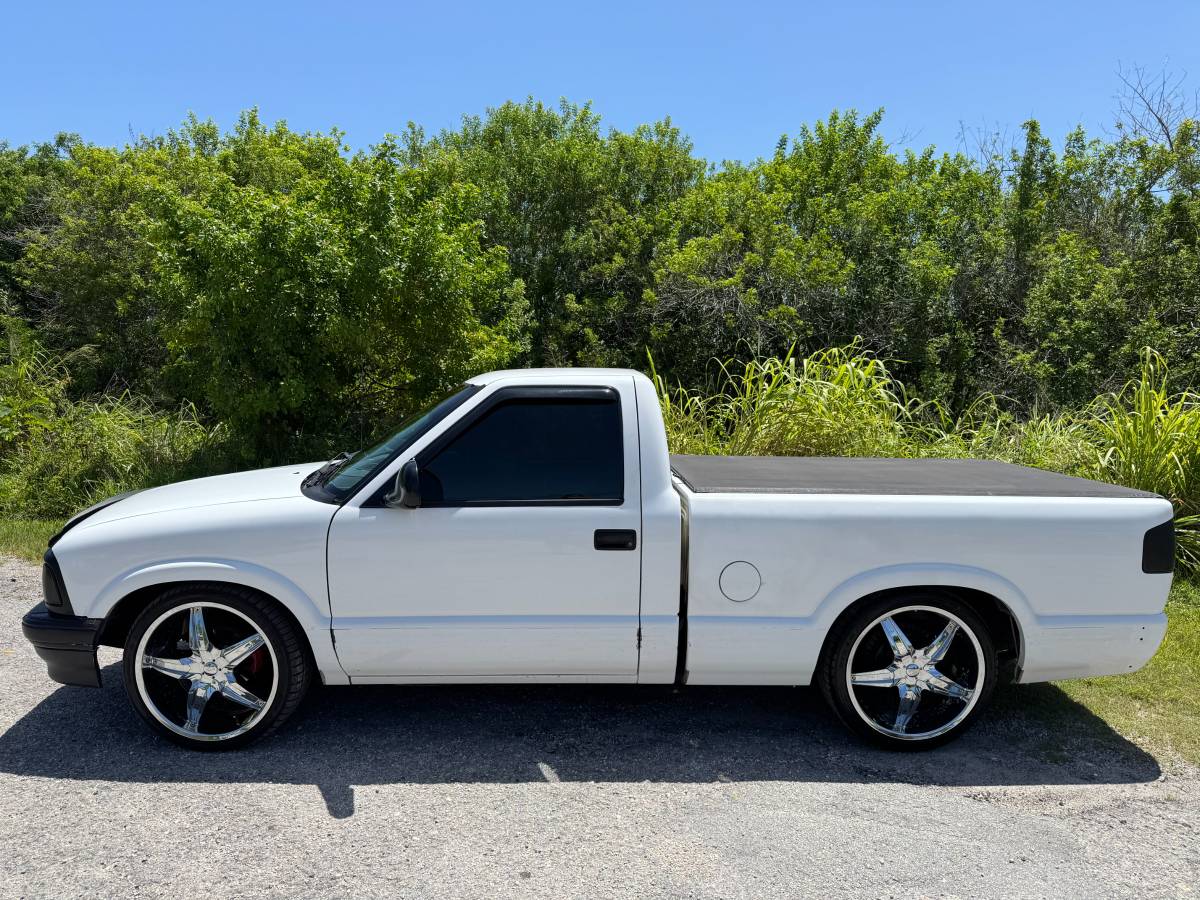 Chevrolet-S-10-4.3l-short-bed-reg-cab-1996-white