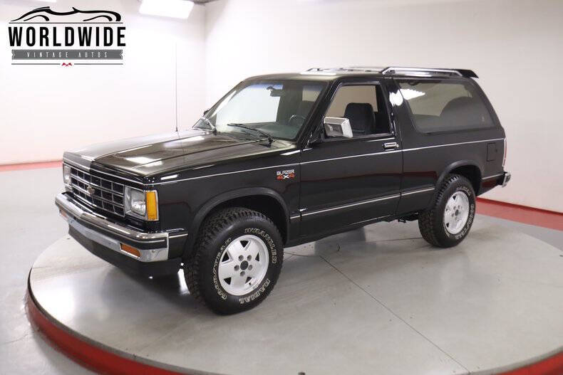 Chevrolet-S-10-blazer-1988-Black-BlackGray