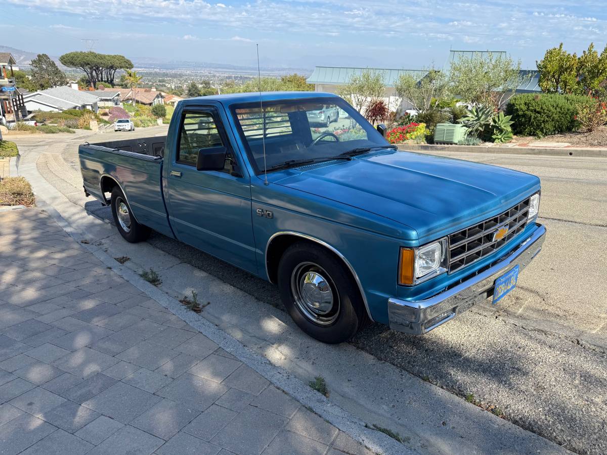 Chevrolet-S10-pickup-1982
