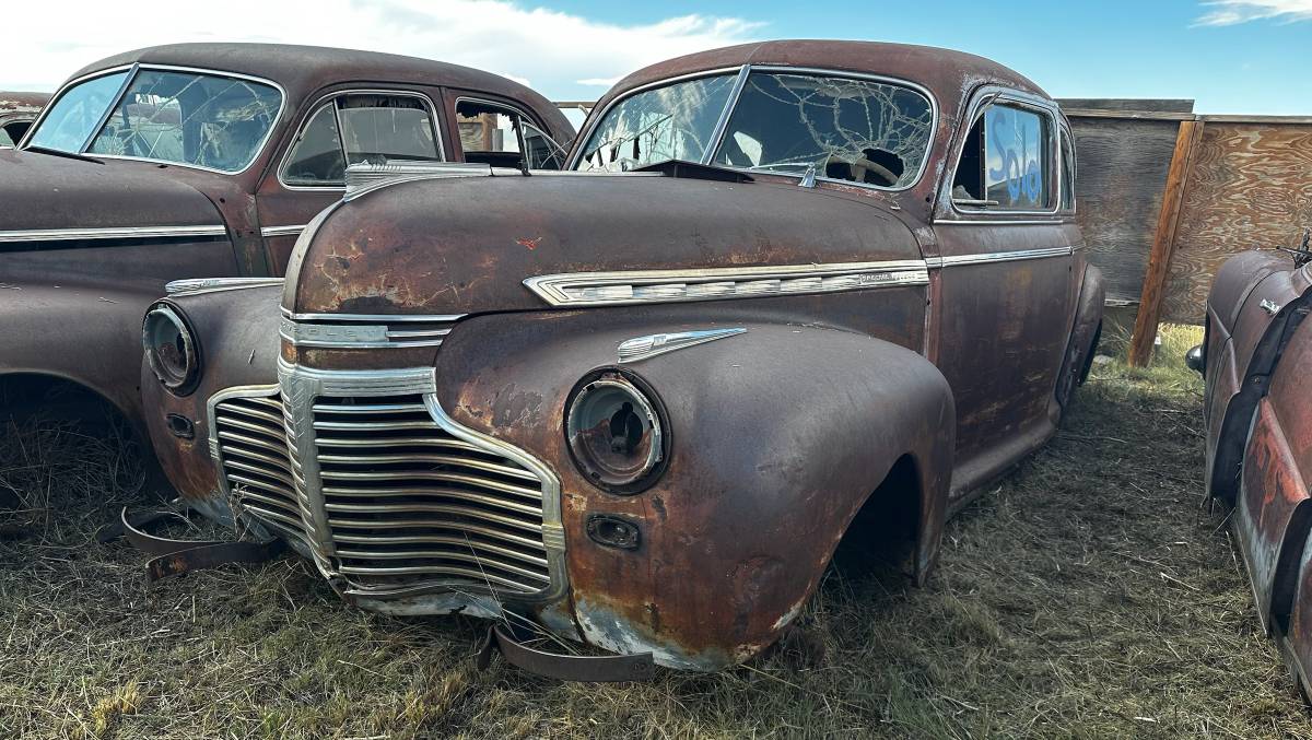 Chevrolet-Sedan-1941-black