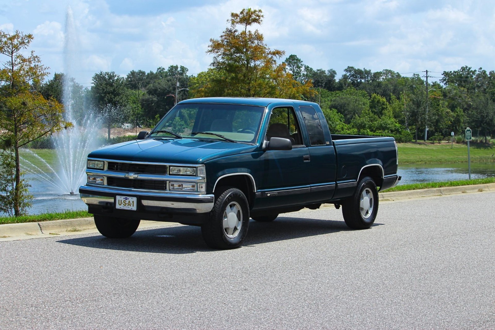 Chevrolet-Silverado-1500-1996-Extended-Cab-Pickup-Tan