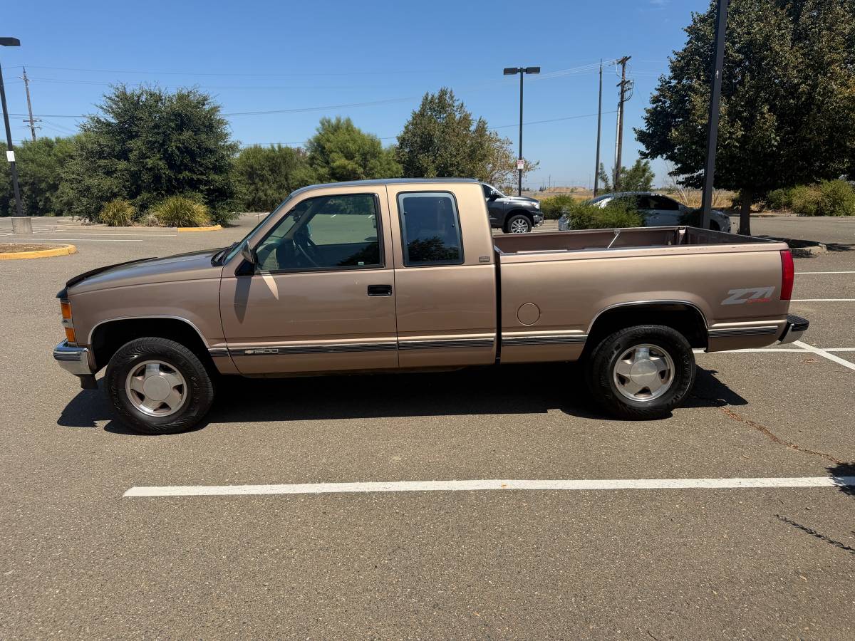 Chevrolet-Silverado-1500-z71-1994-brown
